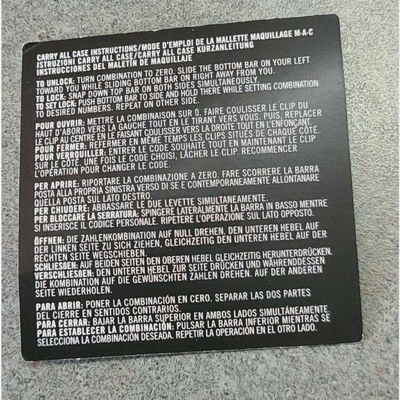 Mac Cosmetics Carry all case - Picture 3 of 16